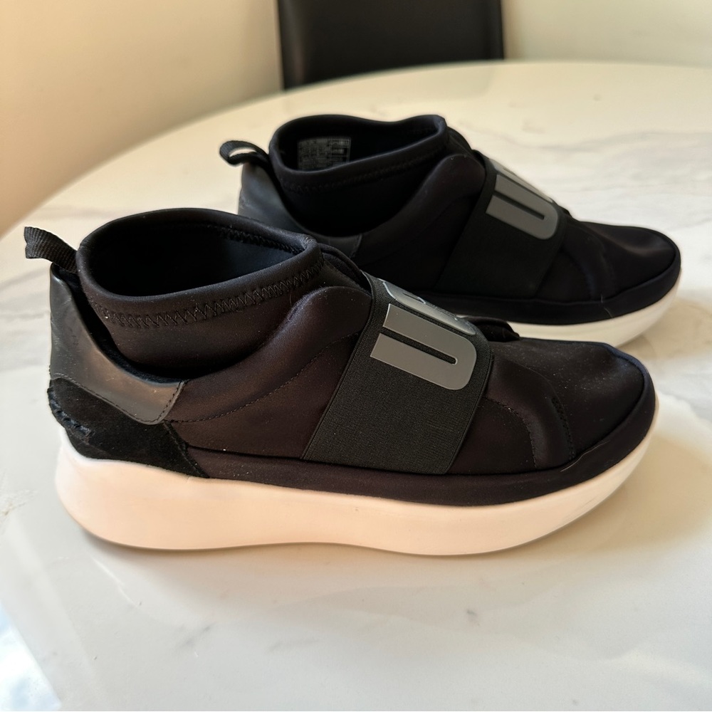 Ugg Platform Sock Sneaker Women’s Size 8